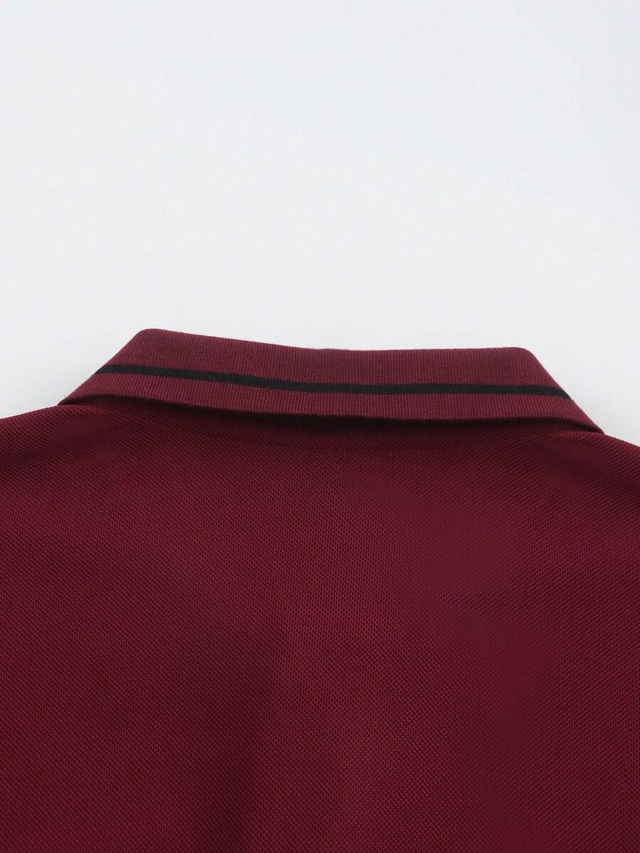 Polo pour homme en polyester à coupe classique avec détail de boutons
