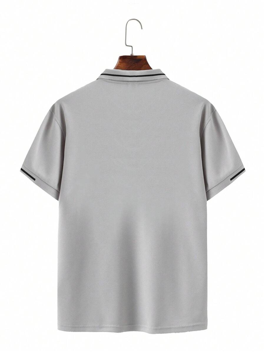 Polo pour homme en polyester à coupe classique avec détail de boutons