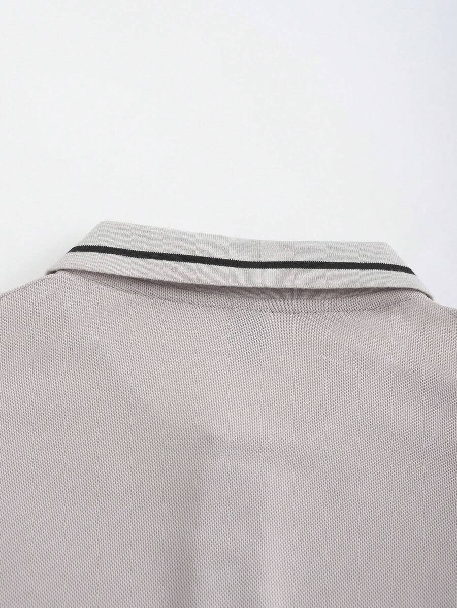 Polo pour homme en polyester à coupe classique avec détail de boutons