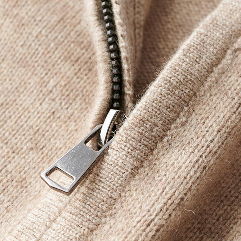 Pull zippé pour homme à coupe détendue et texture raffinée