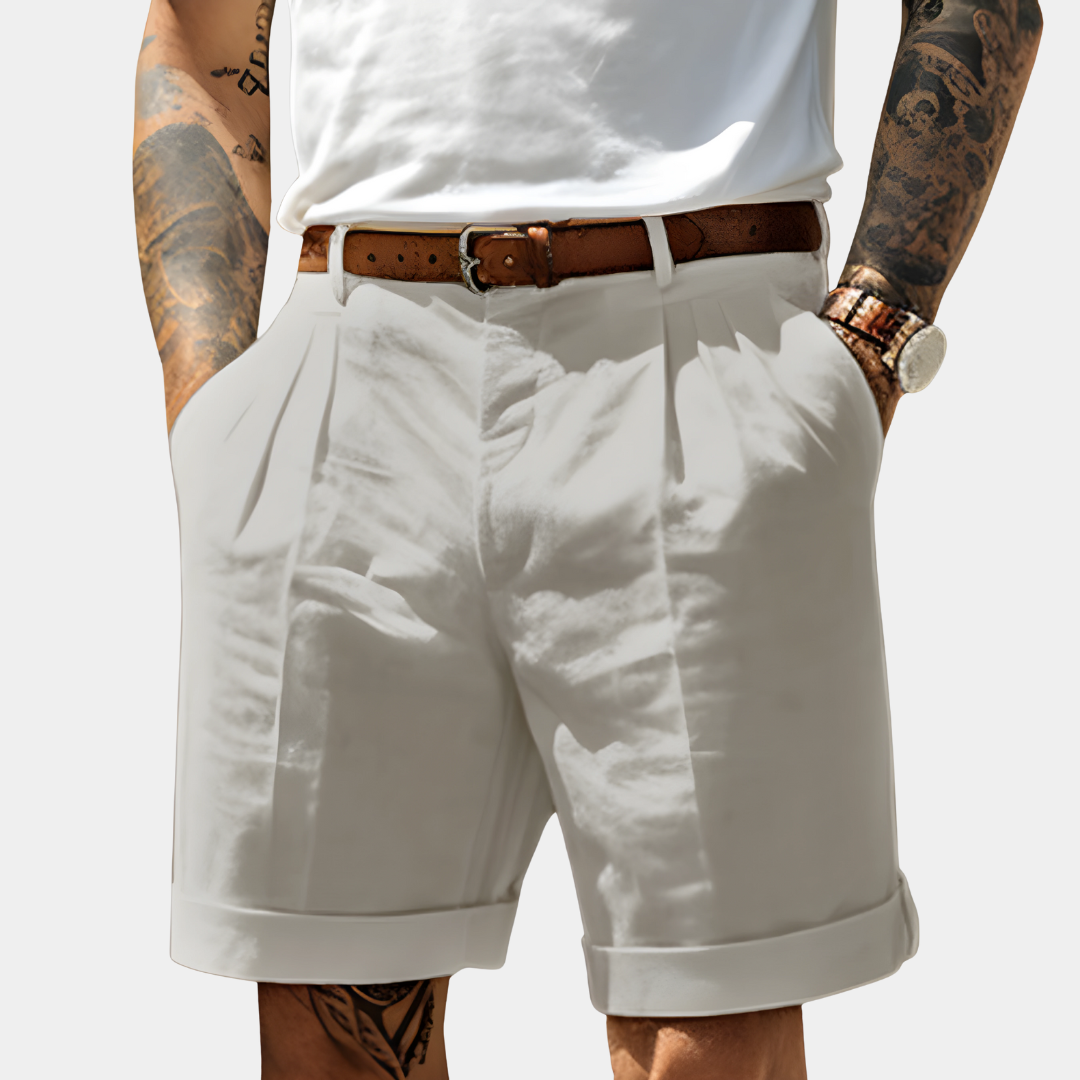 Bermuda en coton pour homme avec revers et plis avant, coupe ajustée