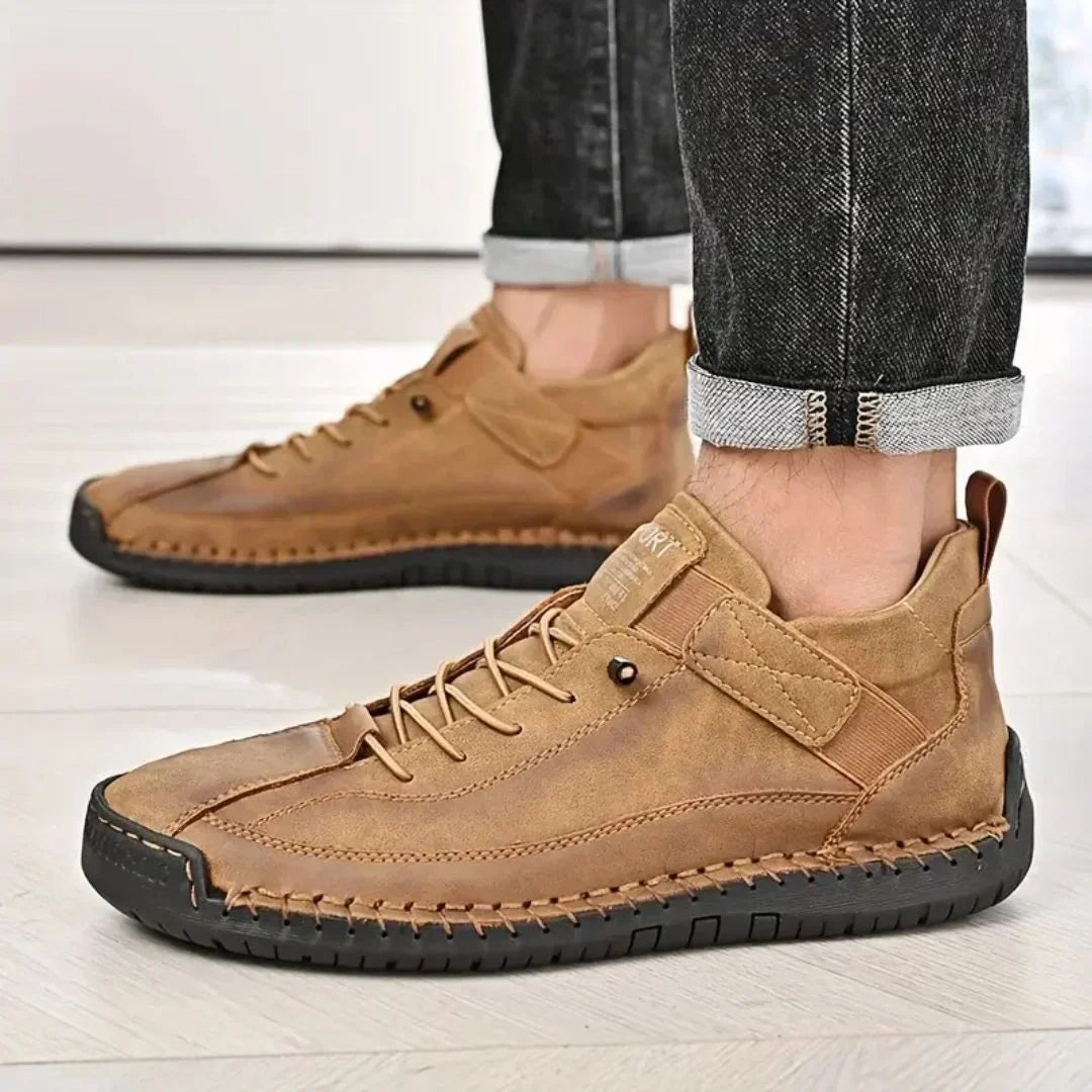 Baskets urbaines à lacets pour homme, silhouette épurée et semelle robuste