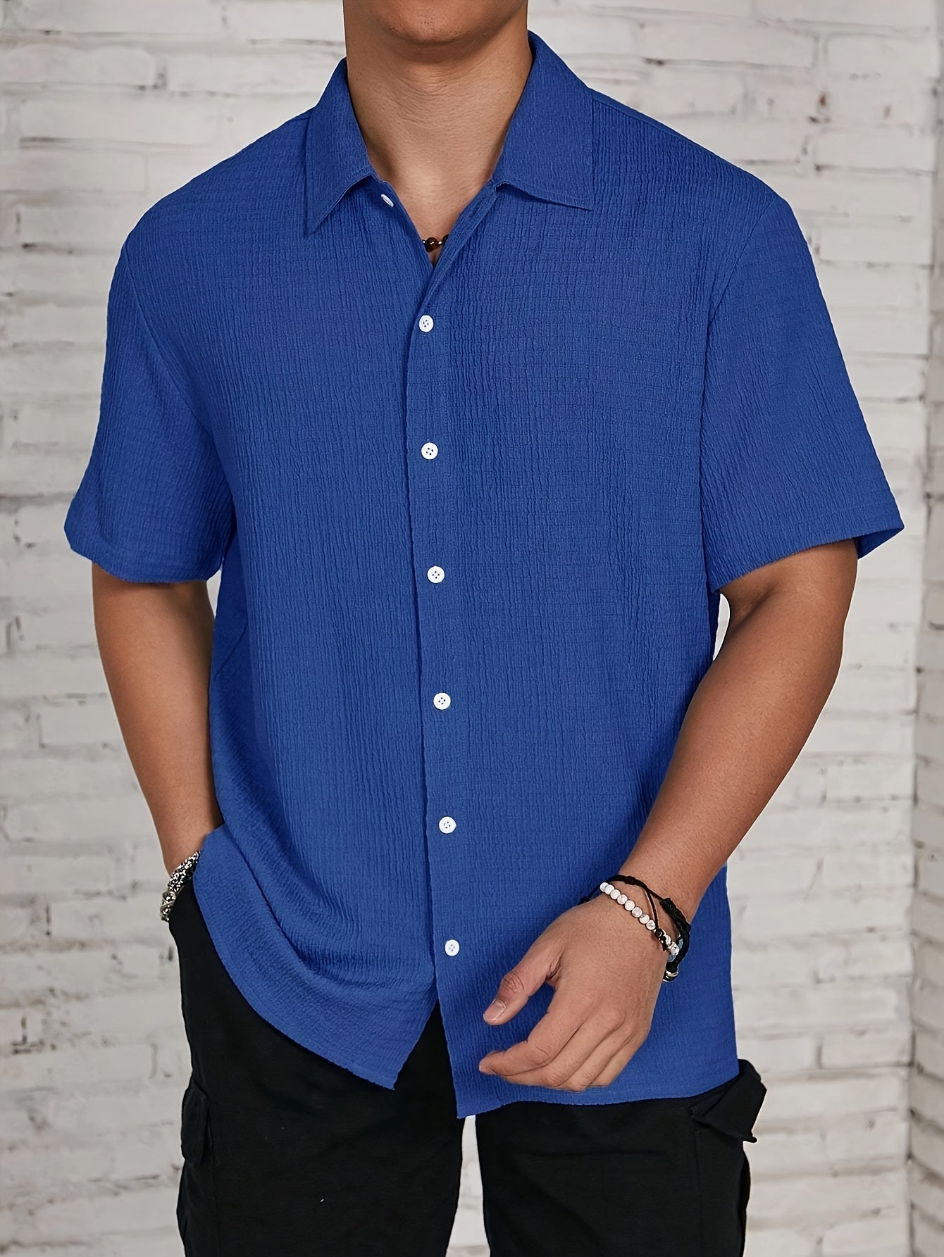 Chemise de printemps pour homme à col classique en tissu léger uni