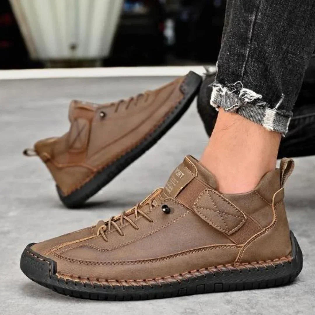 Baskets urbaines à lacets pour homme, silhouette épurée et semelle robuste