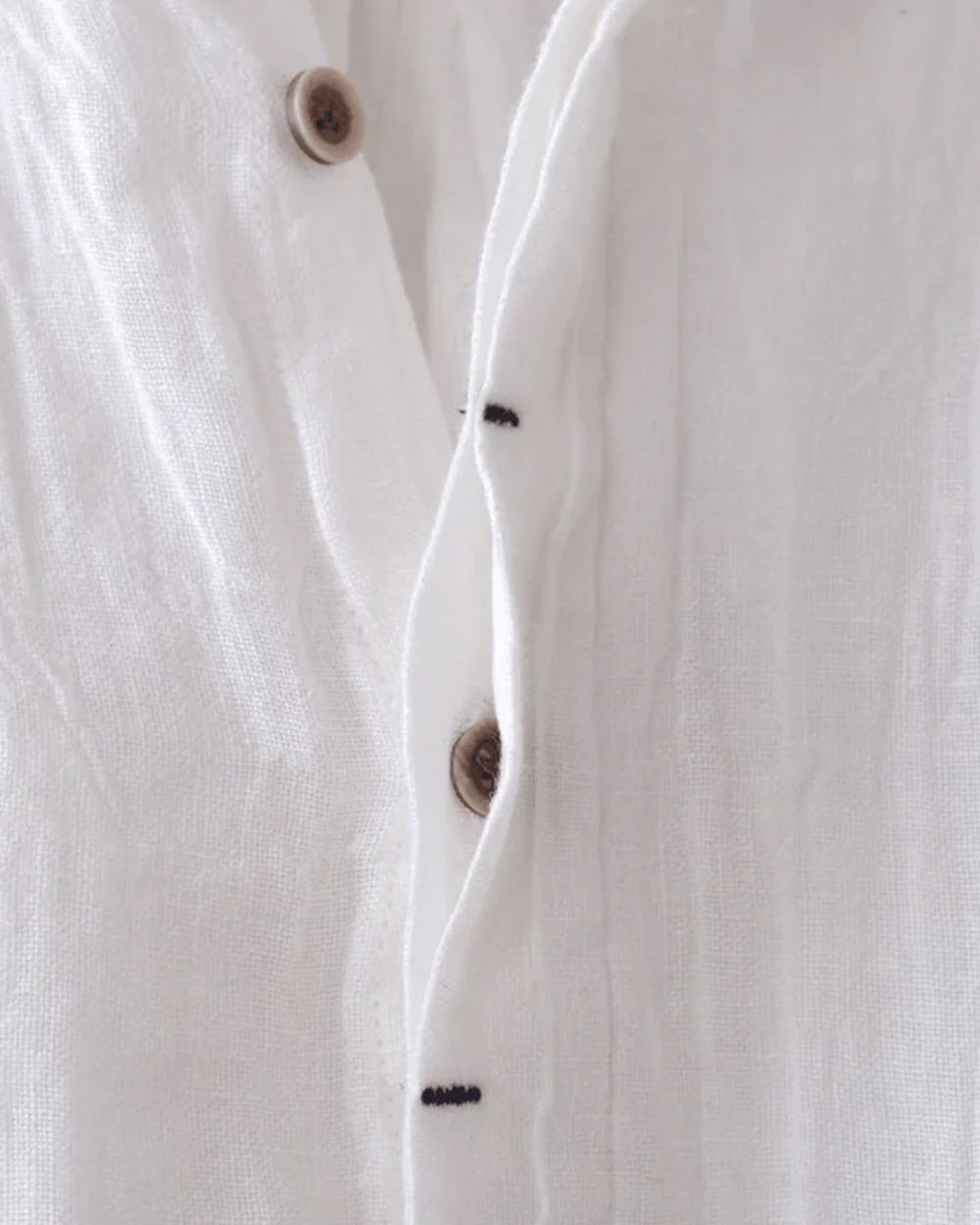 Chemise d'été en lin pour homme à coupe ajustée et boutonnage classique