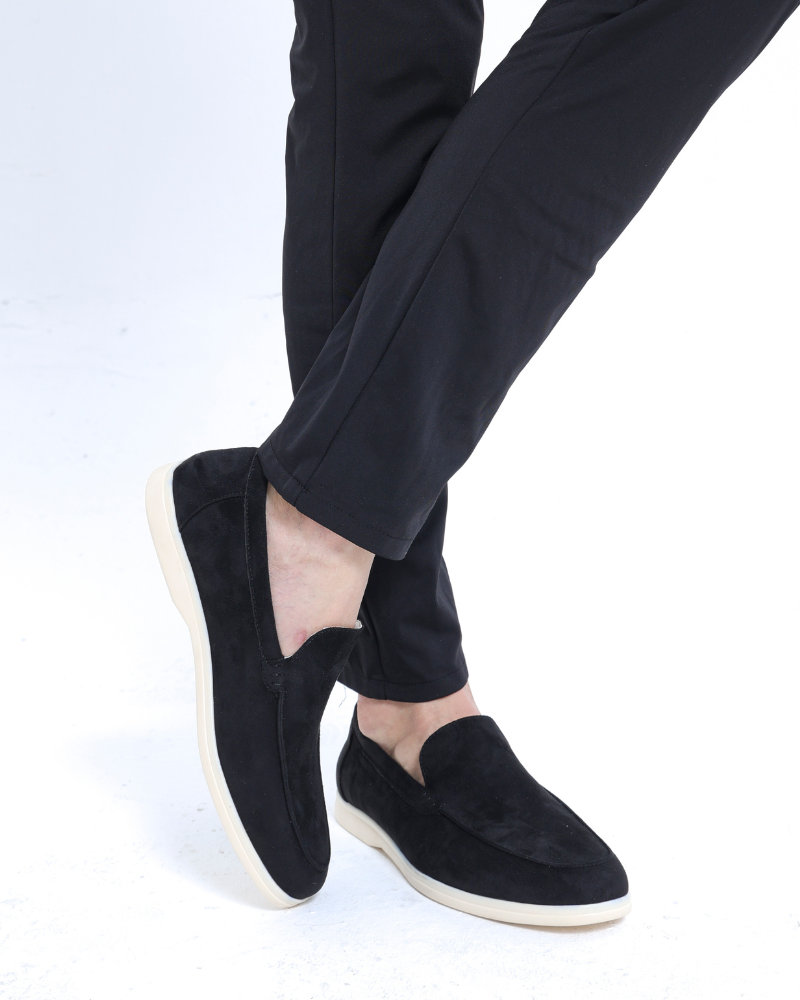 Mocassins en cuir suédé pour homme avec semelle antidérapante et finition artisanale