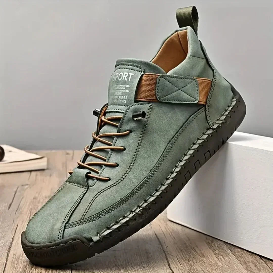 Baskets urbaines à lacets pour homme, silhouette épurée et semelle robuste