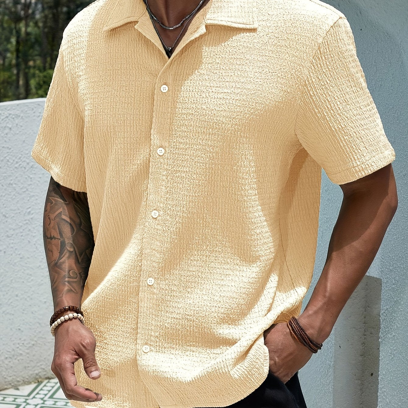 Chemise de printemps pour homme à col classique en tissu léger uni