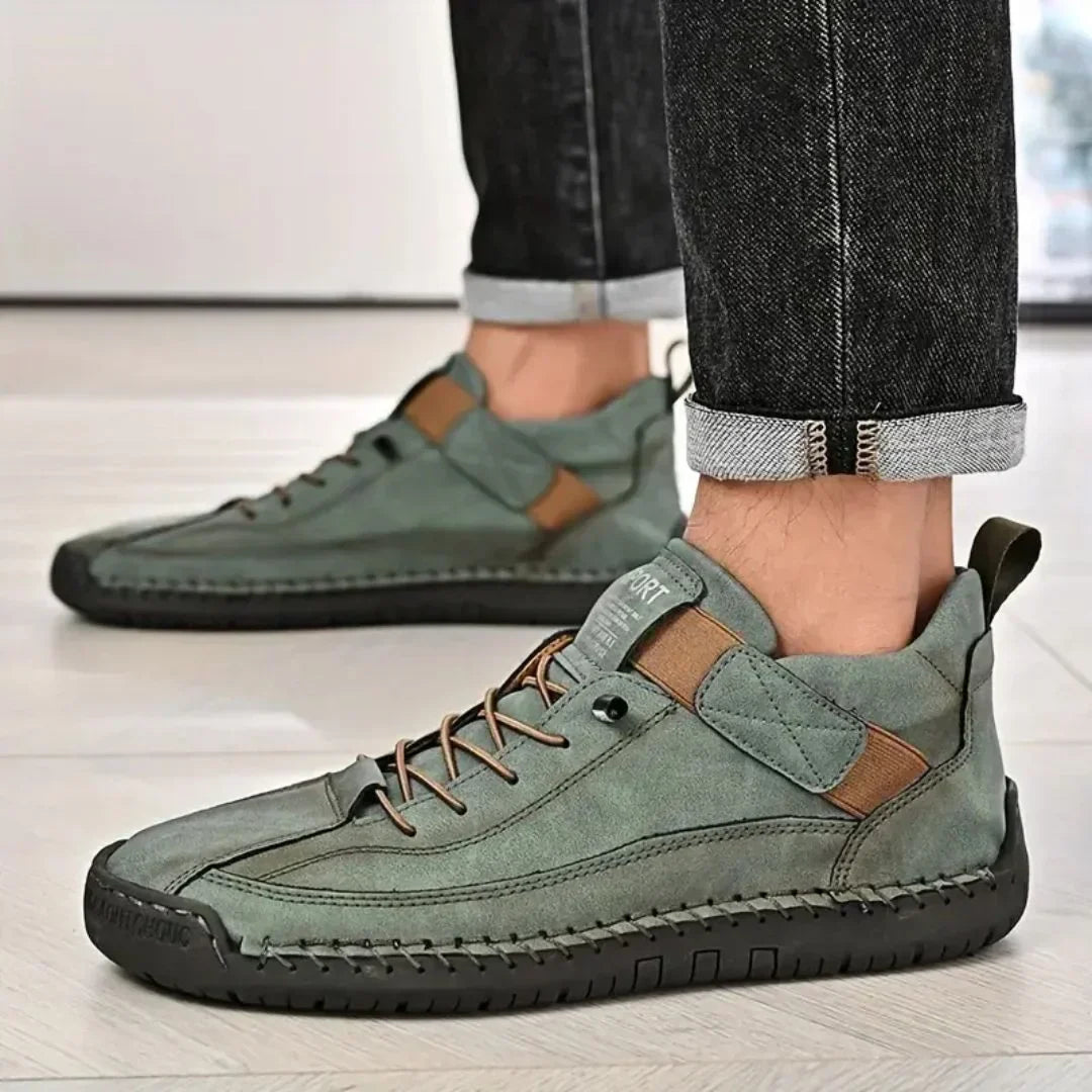Baskets urbaines à lacets pour homme, silhouette épurée et semelle robuste
