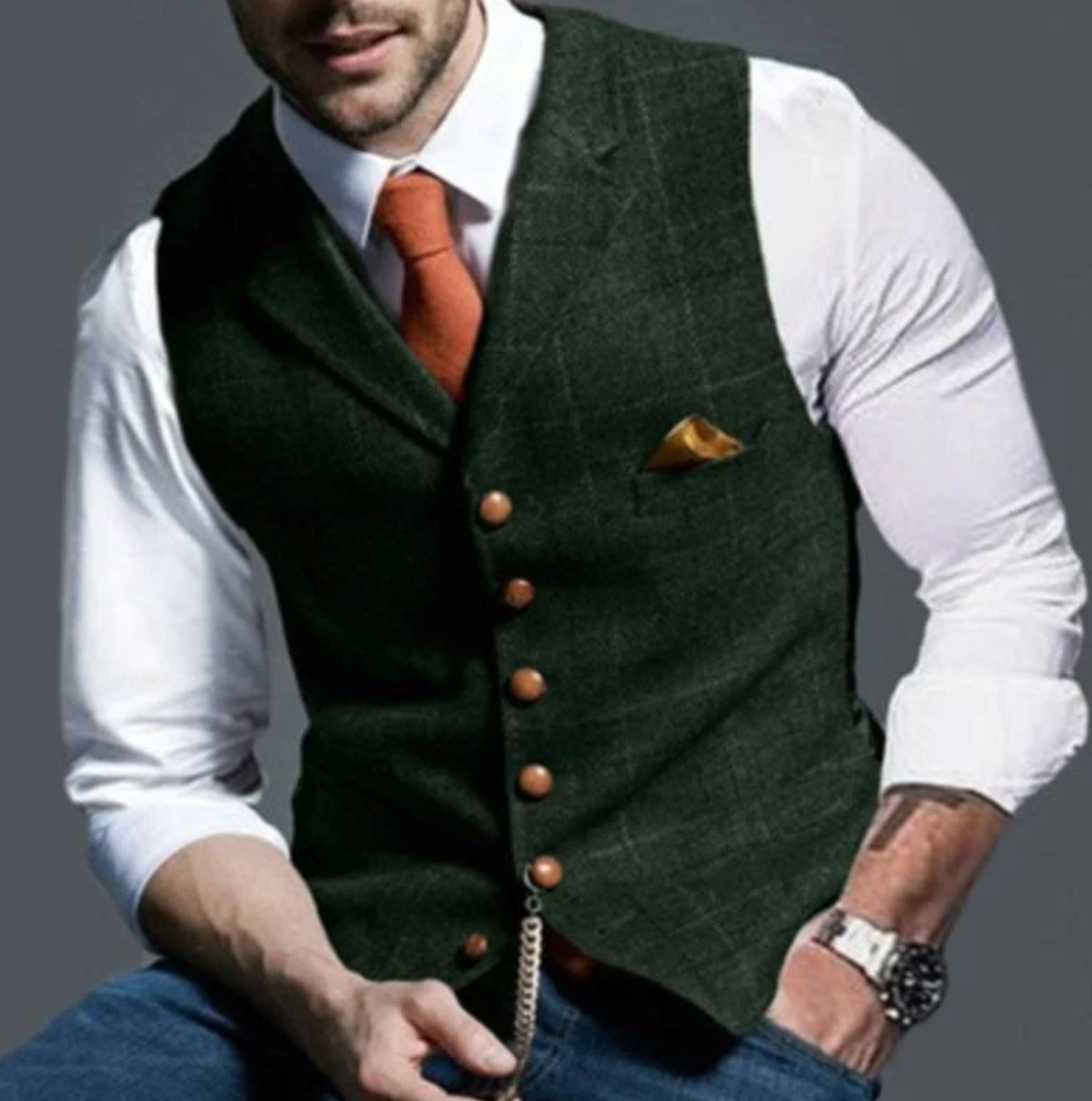 Gilet élégant pour homme à coupe structurée, porté en superposition