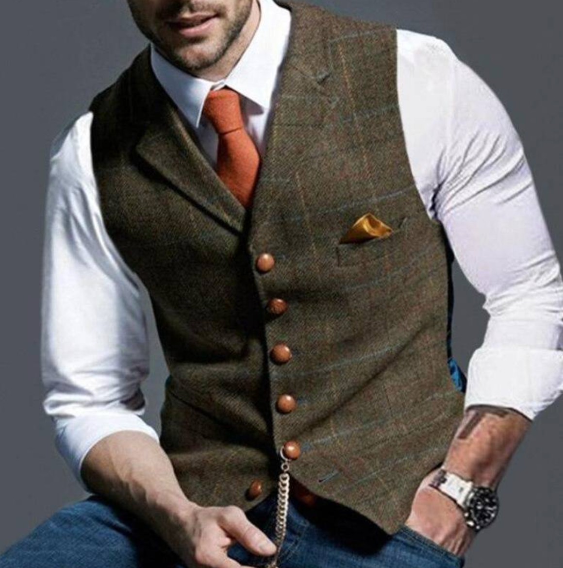 Gilet élégant pour homme à coupe structurée, porté en superposition
