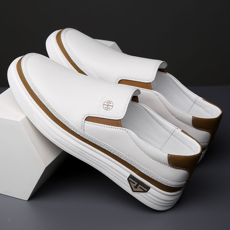 Slip-on minimaliste en cuir pour homme, disponible en blanc et noir