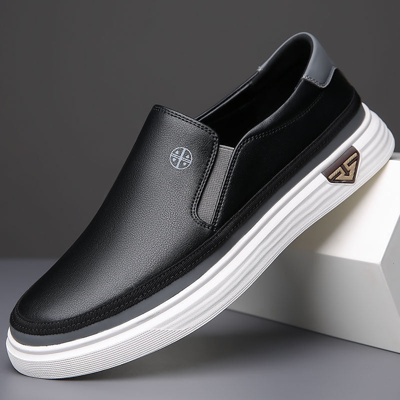 Slip-on minimaliste en cuir pour homme, disponible en blanc et noir