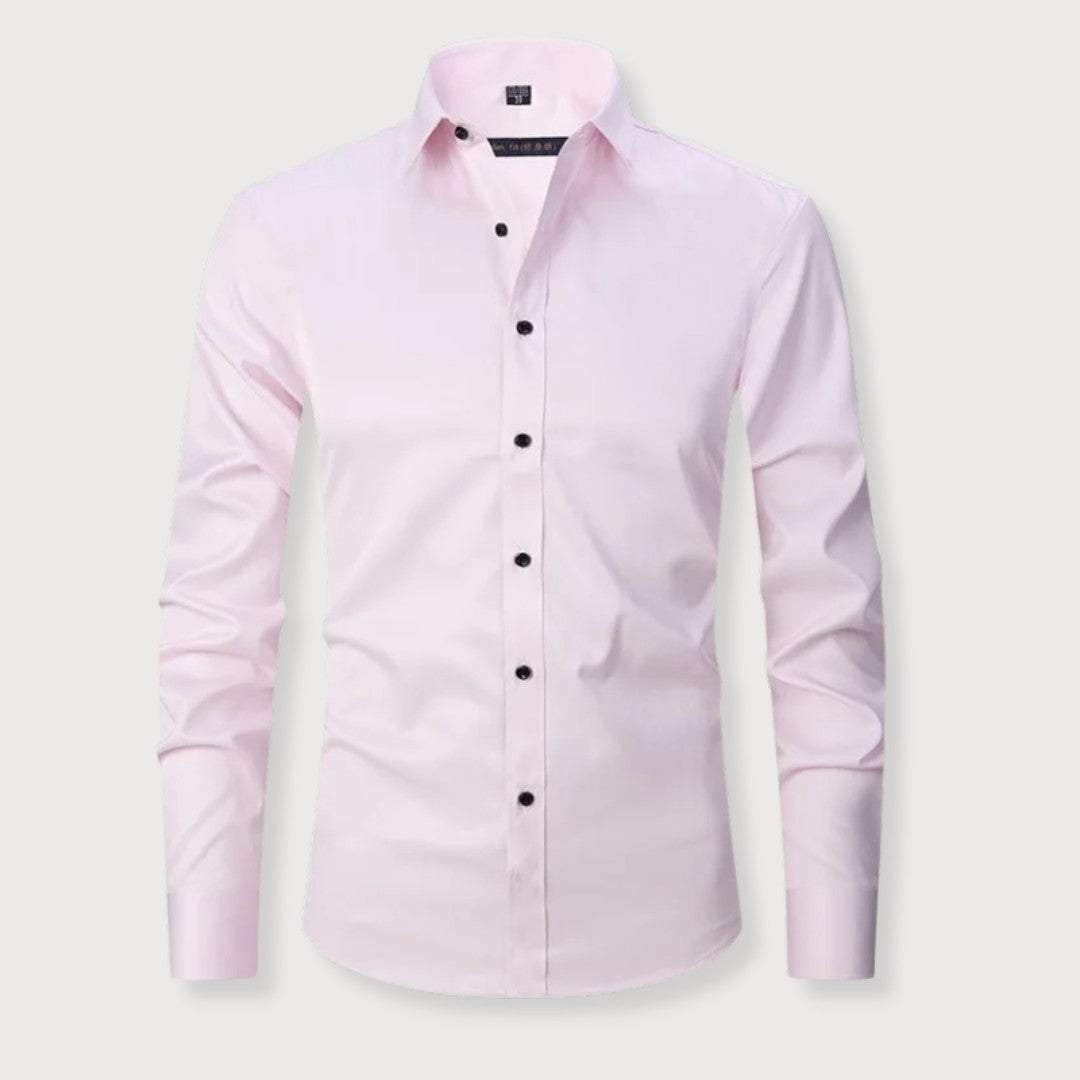 Chemise homme coupe slim à la finition légèrement brillante, présentée à plat