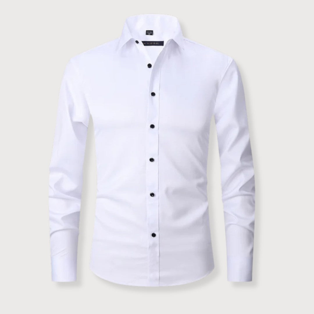 Chemise homme coupe slim à la finition légèrement brillante, présentée à plat