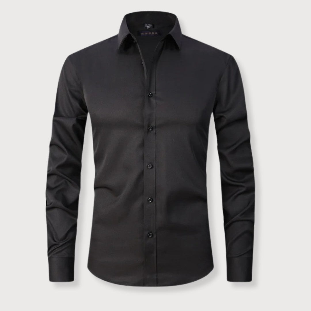 Chemise homme coupe slim à la finition légèrement brillante, présentée à plat