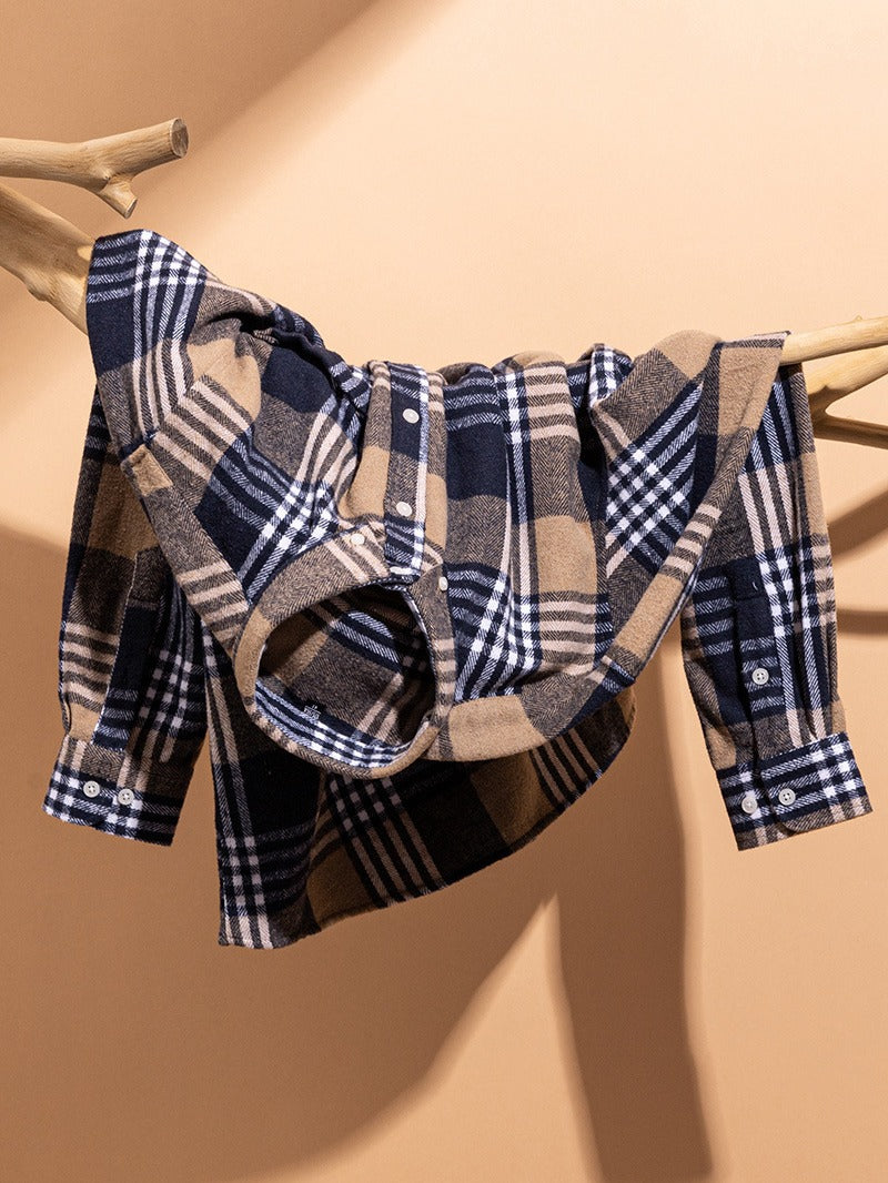 Chemise à carreaux pour homme à coupe ajustée au design moderne et élégant