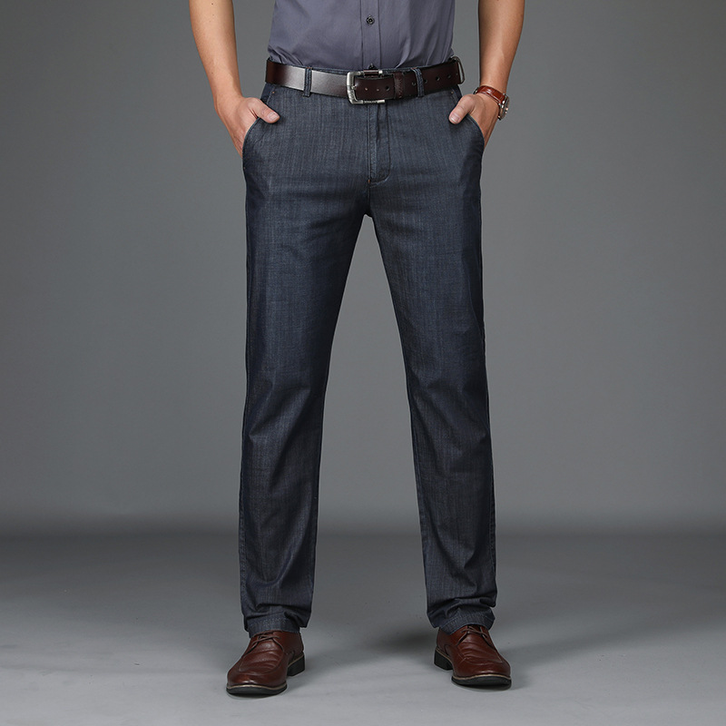 Jean en denim extensible à coupe droite pour homme en bleu