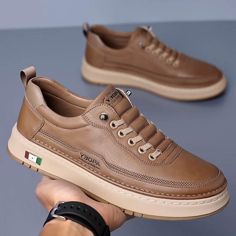 Sneakers en cuir texturé pour homme à silhouette élégante et semelle amortissante