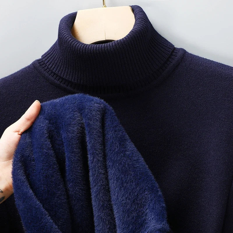 Pull col roulé côtelé pour homme à coupe ajustée, porté seul ou sous une veste