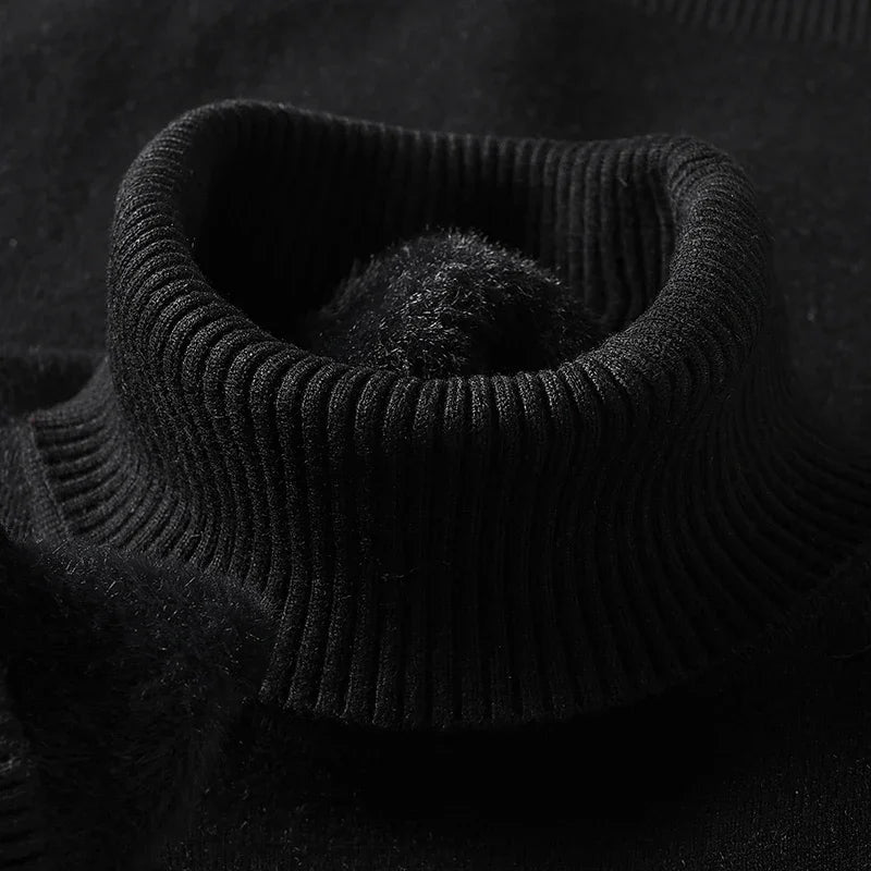 Pull col roulé côtelé pour homme à coupe ajustée, porté seul ou sous une veste