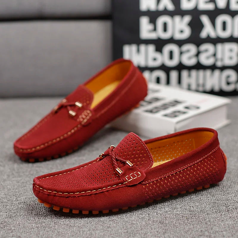 Mocassins slip-on en cuir perforé pour homme avec semelle en caoutchouc