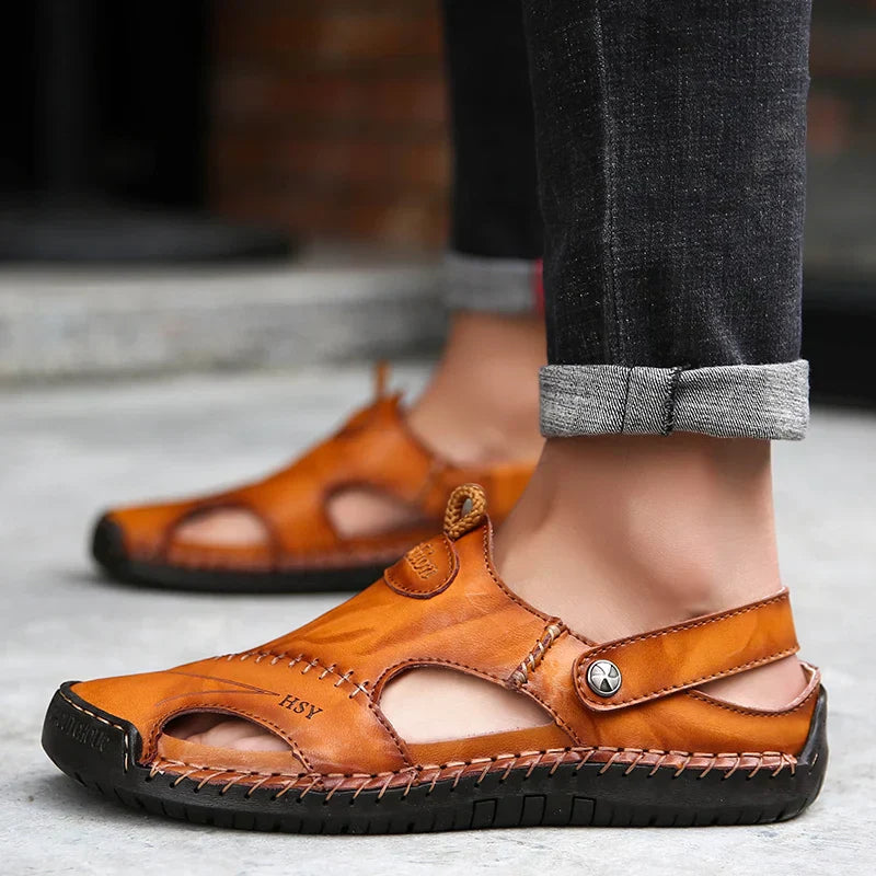 Sandales d'été ouvertes pour homme disponibles en marron, noir et jaune