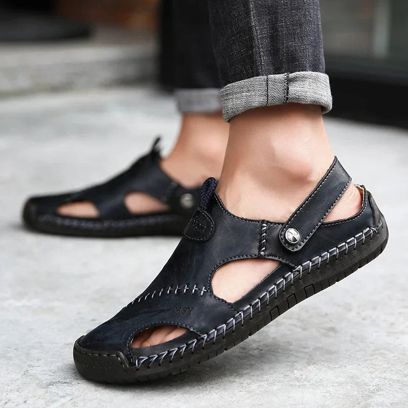 Sandales d'été ouvertes pour homme disponibles en marron, noir et jaune