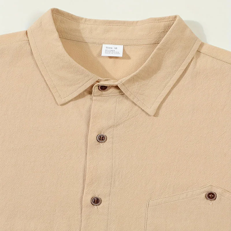 Chemise d'été pour homme à col ouvert et coupe droite avec poche poitrine