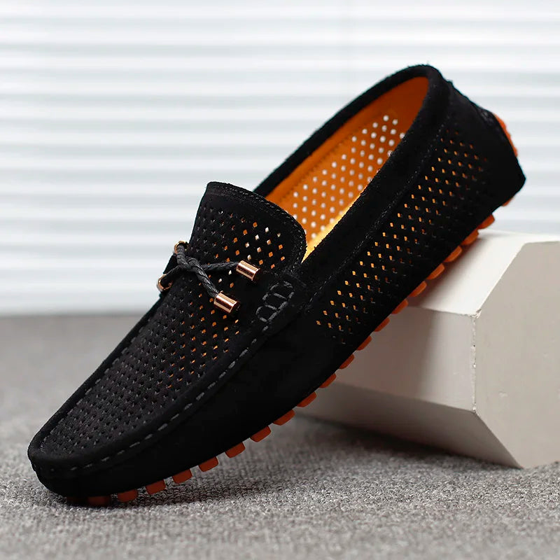 Mocassins de conduite homme à tige perforée avec détail lacet et coutures contrastées