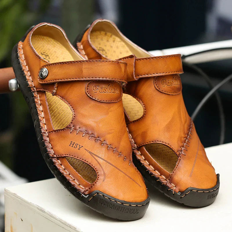 Sandales d'été ouvertes pour homme disponibles en marron, noir et jaune