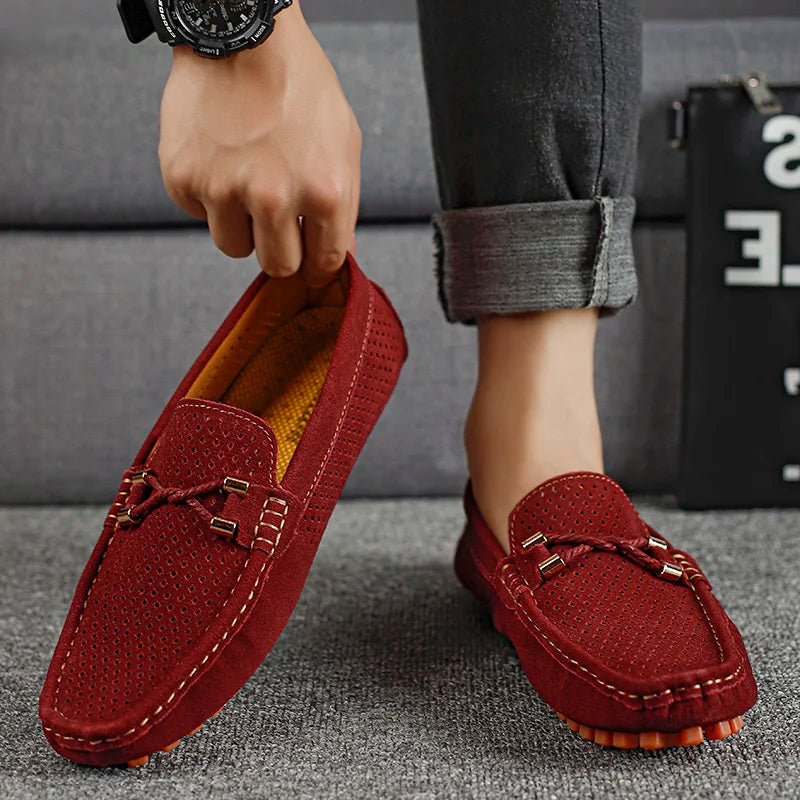 Mocassins de conduite homme à tige perforée avec détail lacet et coutures contrastées