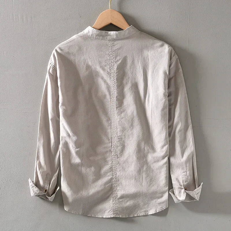 Chemise en lin lavé pour homme à encolure ouverte et patte à quatre boutons