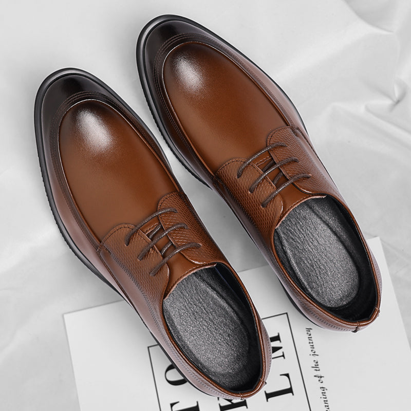 Chaussures oxford en cuir brillant pour homme, disponibles en marron et noir