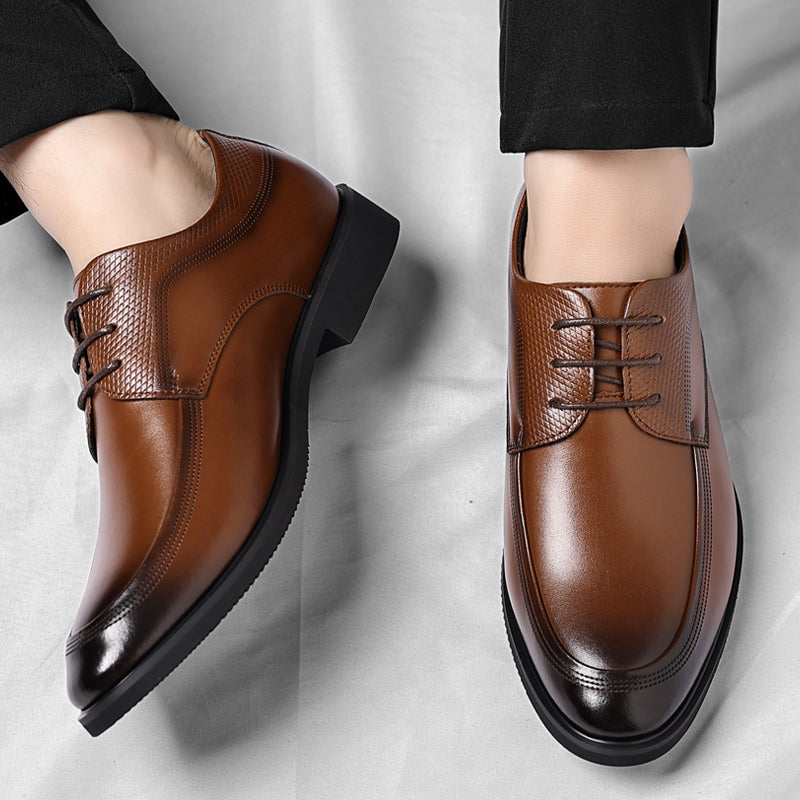 Chaussures oxford en cuir brillant pour homme, disponibles en marron et noir