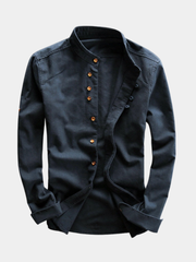 Chemise homme d'inspiration japonaise à coupe contemporaine et ligne épurée