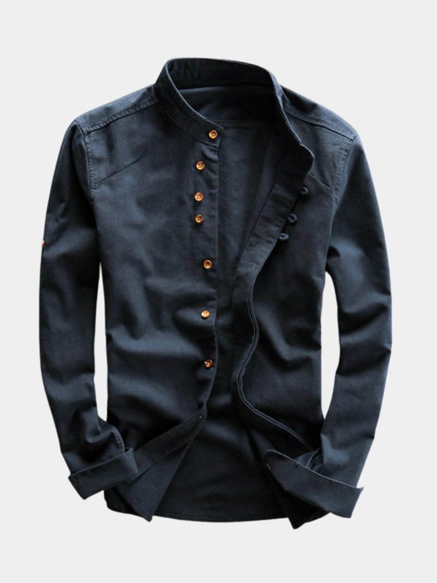 Chemise homme d'inspiration japonaise à coupe contemporaine et ligne épurée