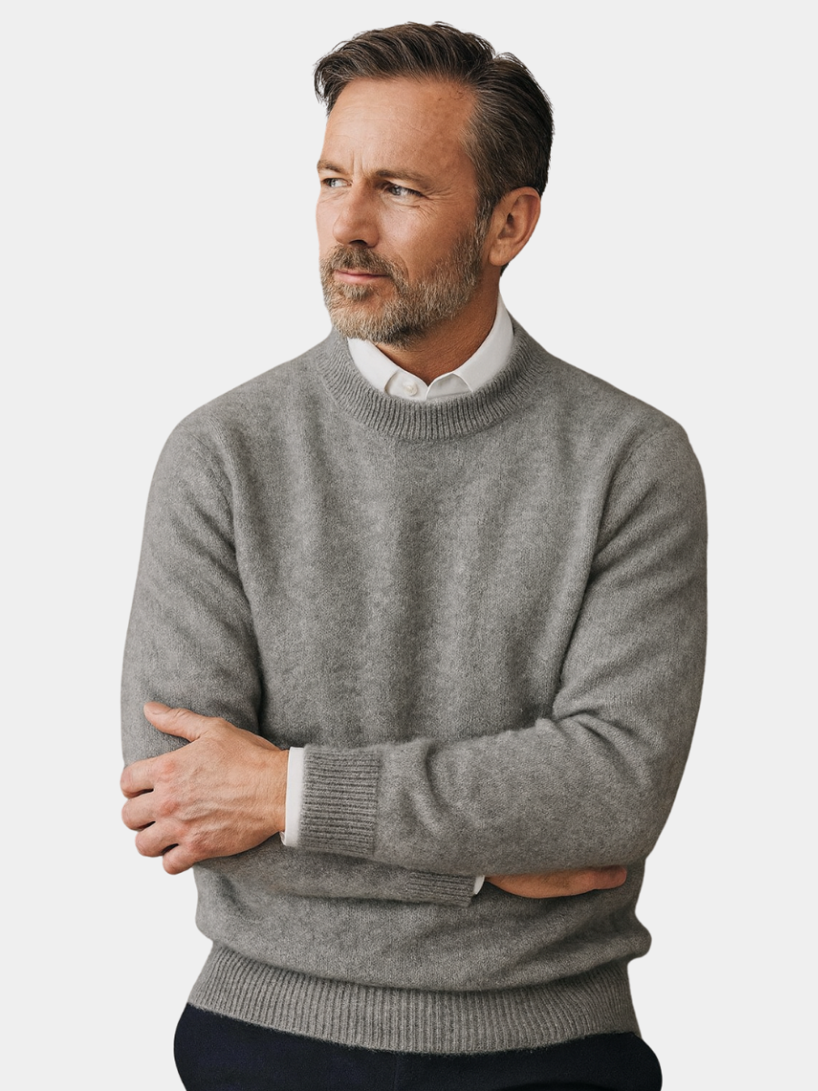 Pull en pur cachemire pour homme à coupe ajustée, disponible en plusieurs coloris