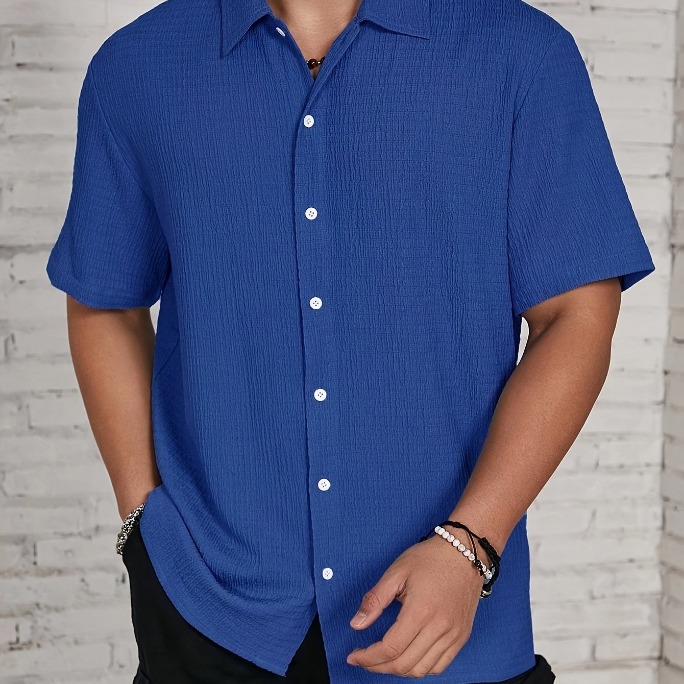 Chemise de printemps pour homme à col classique en tissu léger uni