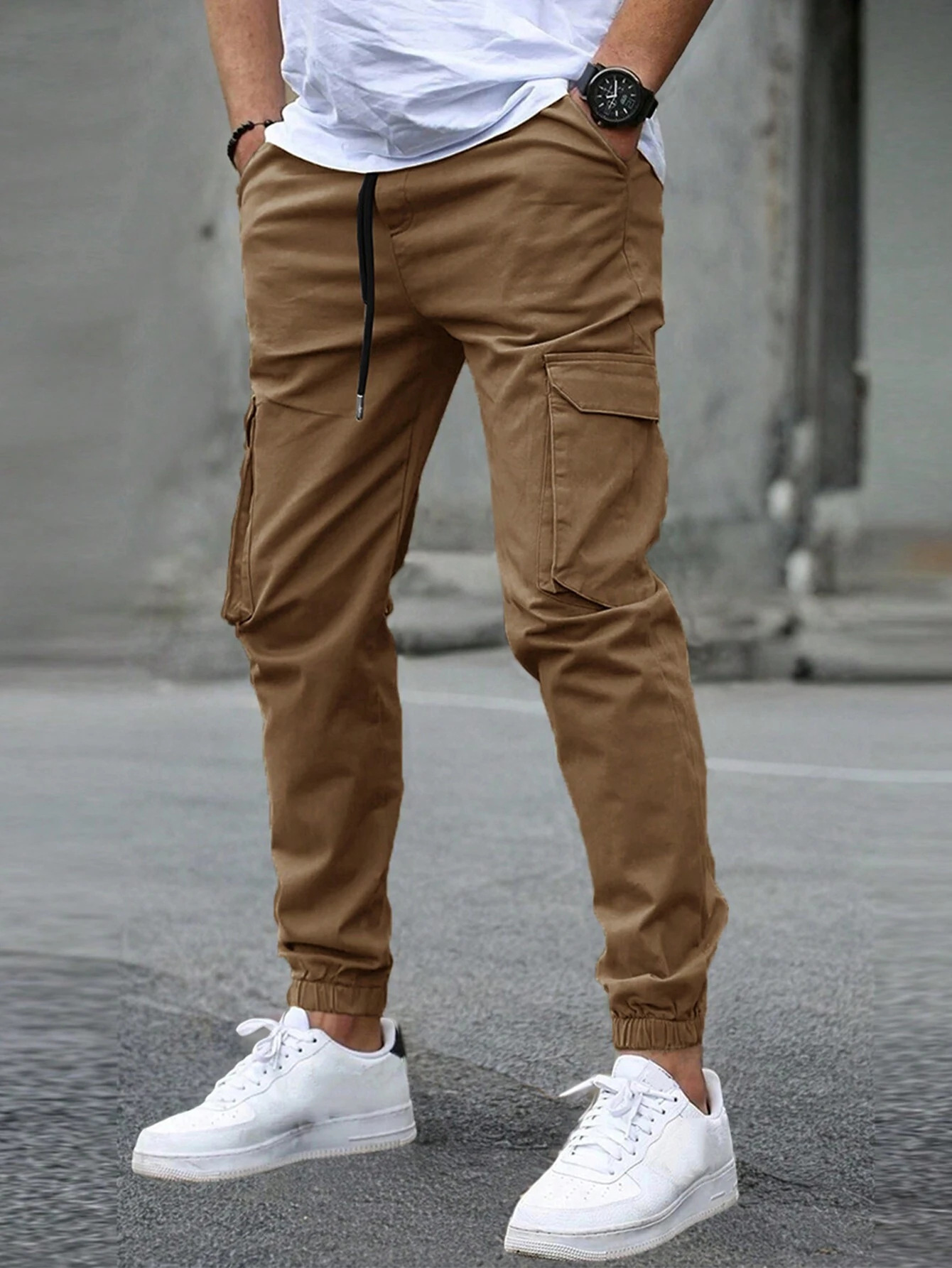 Joggers cargo pour homme à coupe décontractée avec chevilles resserrées et poches latérales