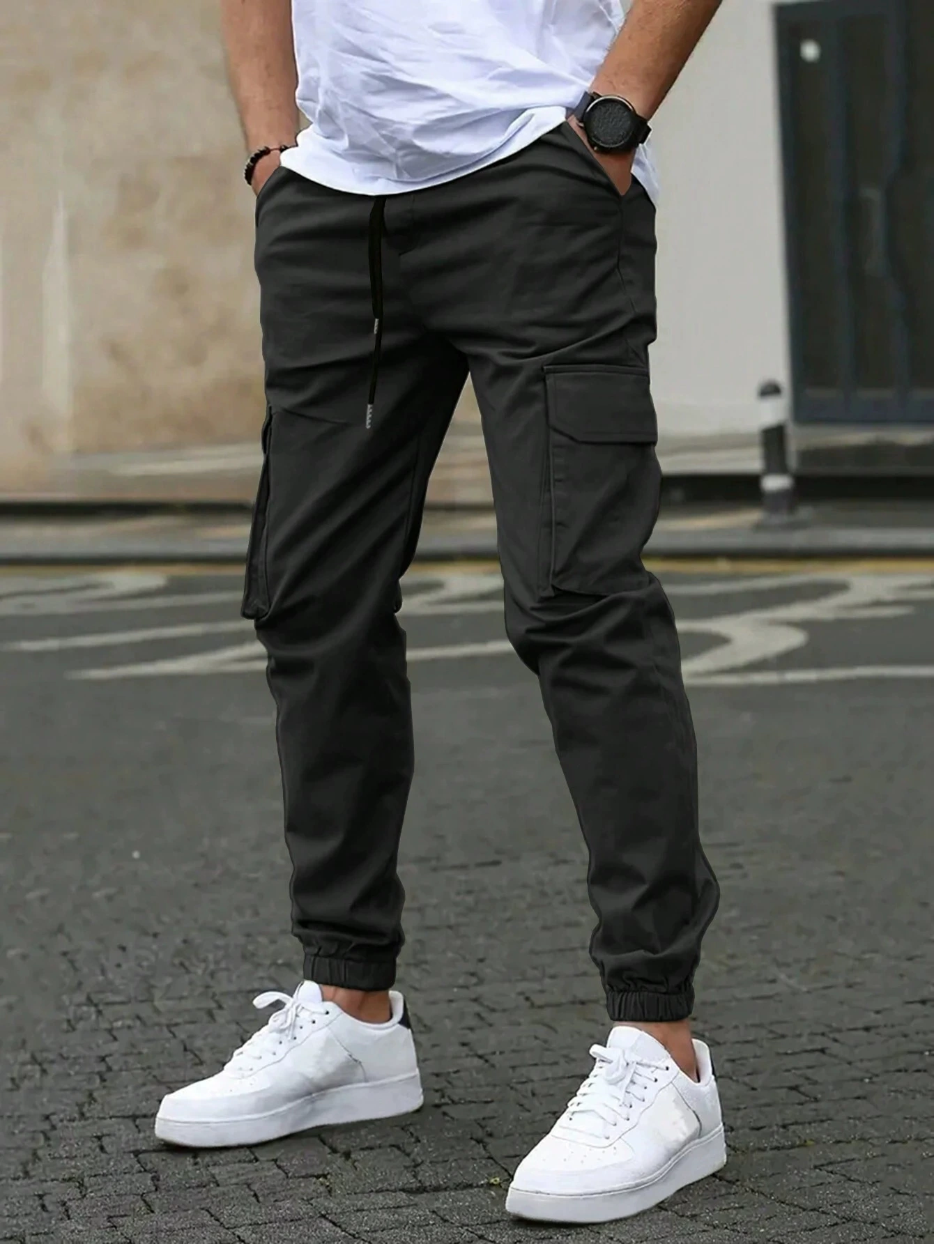 Joggers cargo pour homme à coupe décontractée avec chevilles resserrées et poches latérales