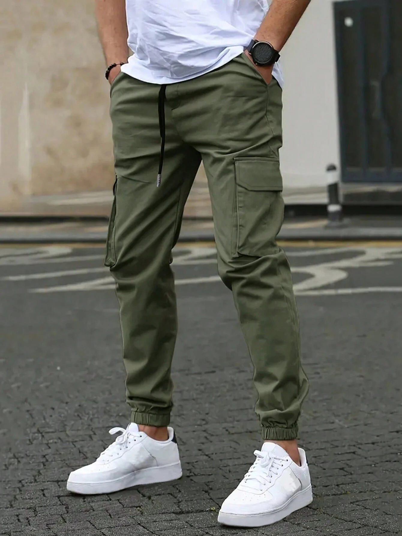 Joggers cargo pour homme à coupe décontractée avec chevilles resserrées et poches latérales