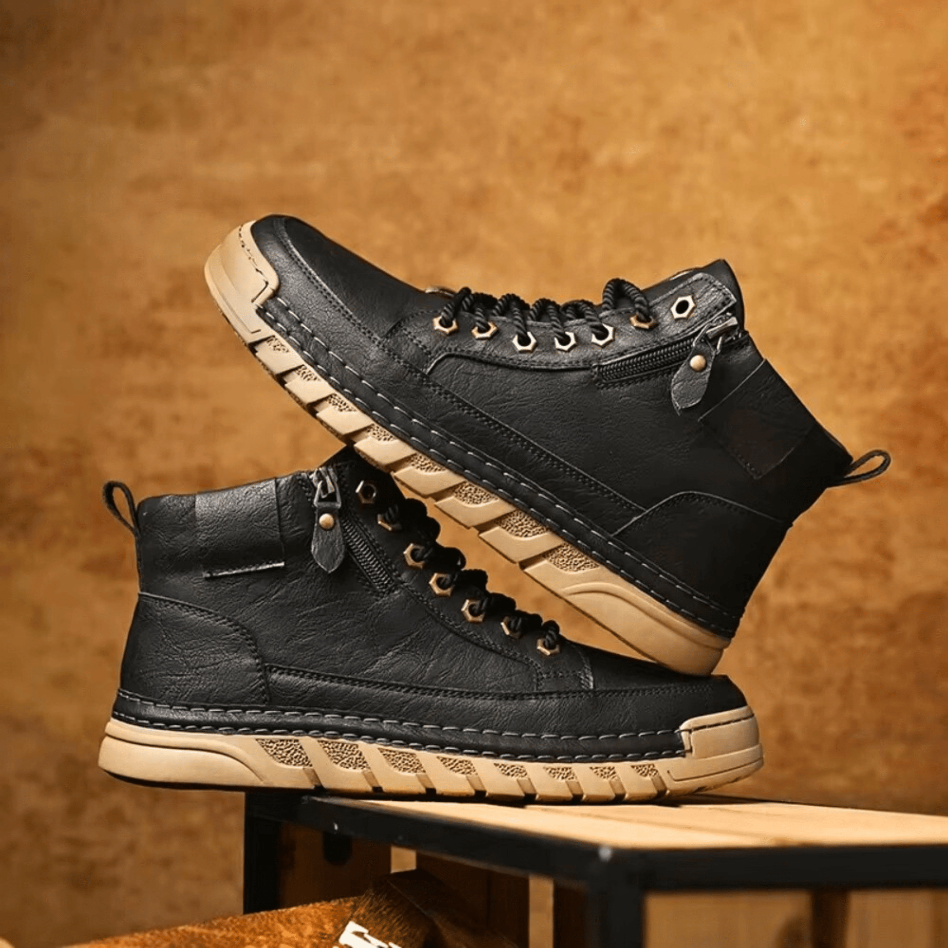 Bottes en cuir pour homme à silhouette fuselée, coloris moka et noir