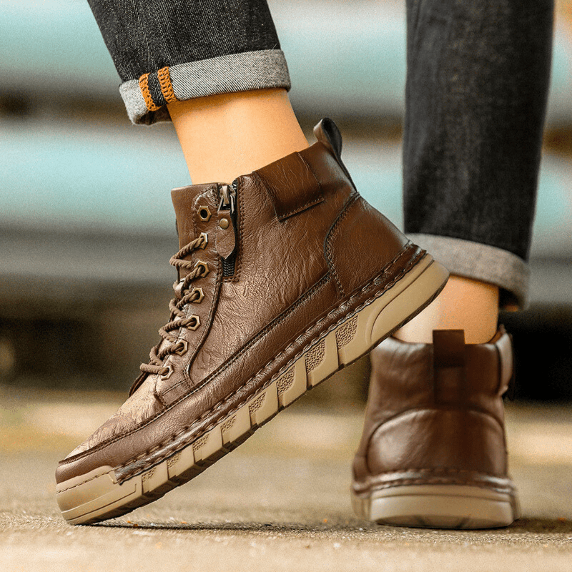 Bottes en cuir pour homme à silhouette fuselée, coloris moka et noir